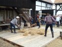 Konkurs młócenia cepami w gminie partnerskiej Markersdorf