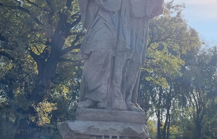 zdjęcie figury Nepomucena