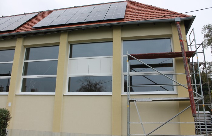 Zdjęcie przedstawia budynek szkoły podstawowej w Kościelcu