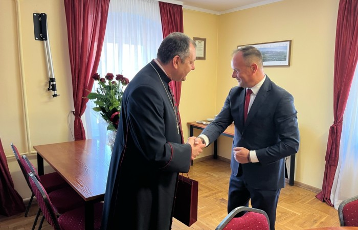 Zdjęcie biskupa oraz wojta