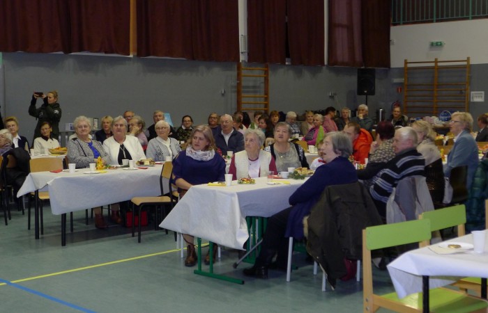 Zdjęcie zgromadzonej publiczności