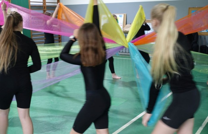 Przedstawienie prowadzone przez uczniów SP w Krotoszycach