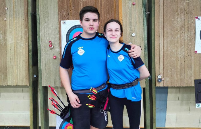 zdjęcie uczetników zawodów łuczniczych