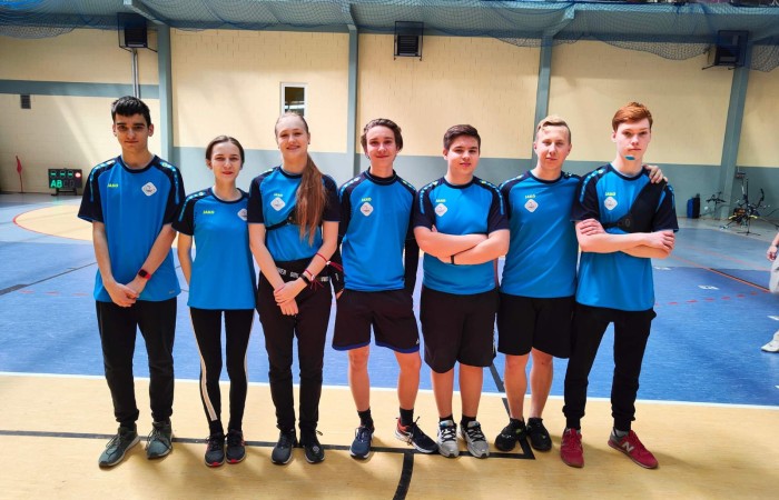 zdjęcie uczetników zawodów łuczniczych